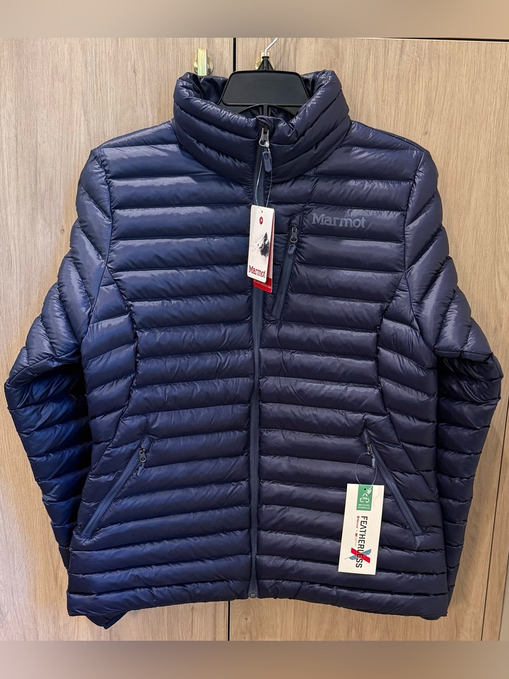 NWTs Marmot Women’s Avant Featherless Jacket. Arctic Navy